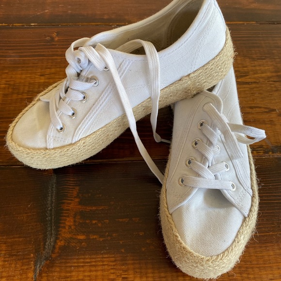 Sneakers - Picture 1 of 2